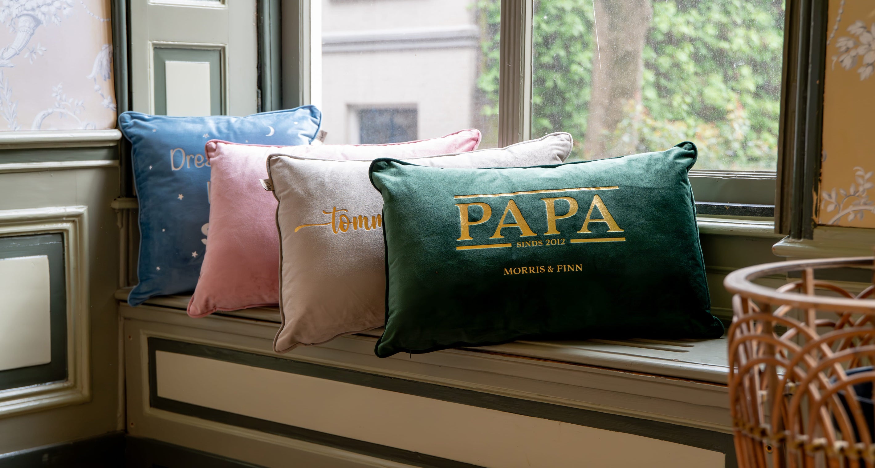 Verschillende kleuren velvet sierkussens van Cravity