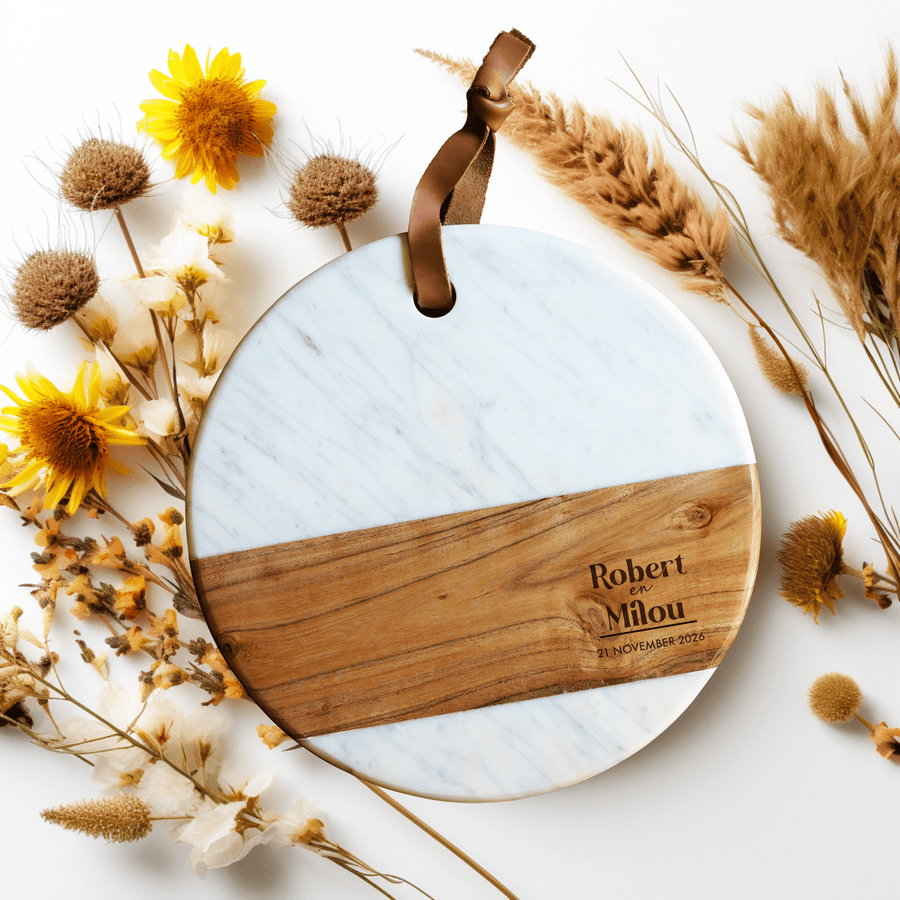 Ronde Marmer/Houten Serveerplank met Voornaam - Sfeer foto