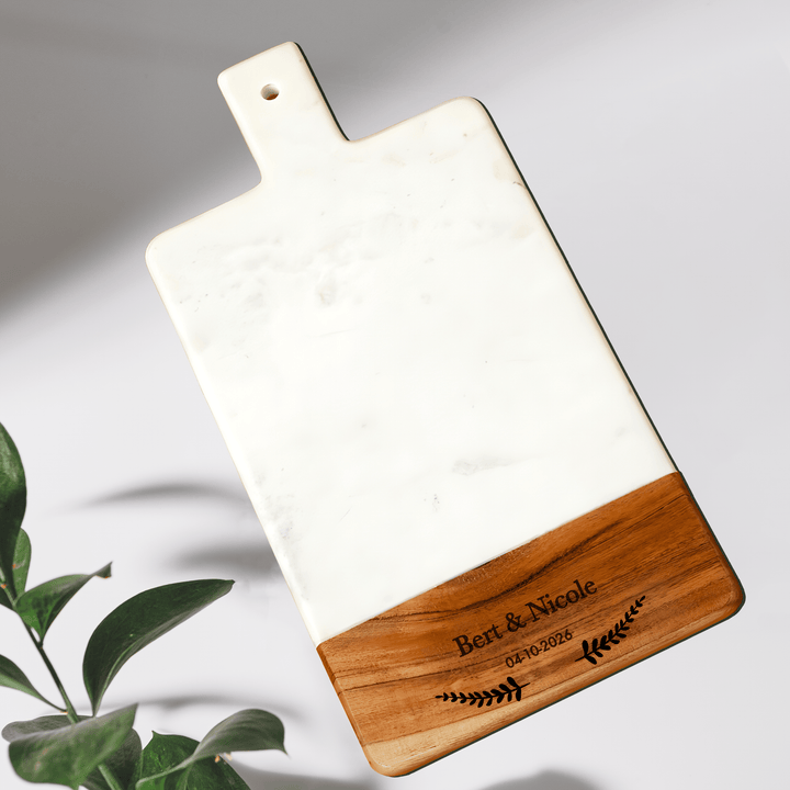 Staande Marmer/Houten Serveerplank met Namen en Takjes - Sfeer